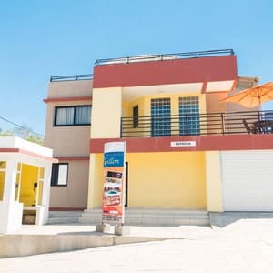 thumbnail: Front of property