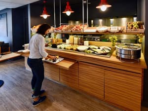 thumbnail: Breakfast area