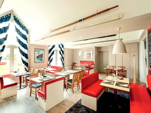 thumbnail: Restaurant