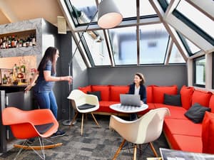 thumbnail: Bar (on property)