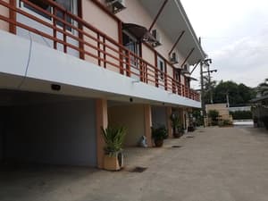thumbnail: Exterior detail