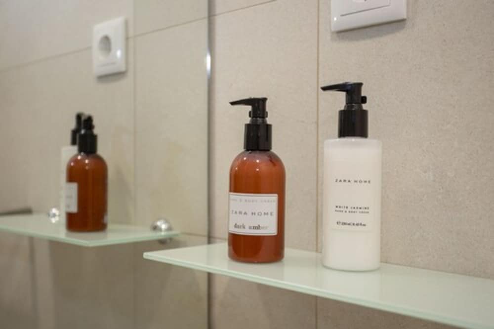 Bathroom amenities