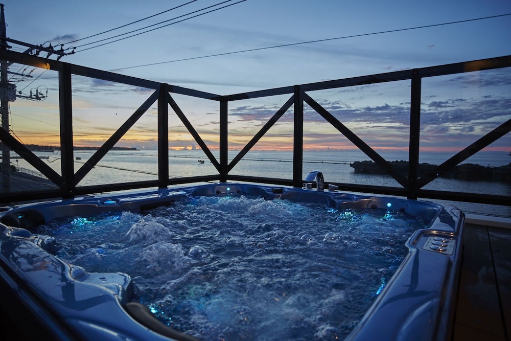 Jetted tub