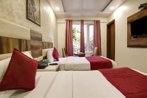 thumbnail: Interior entrance