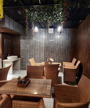 thumbnail: Restaurant