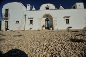 thumbnail: Front of property