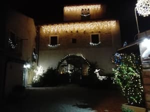 thumbnail: Exterior detail
