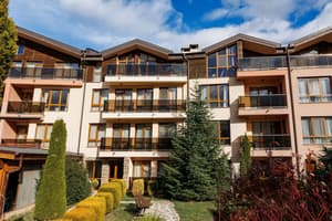 thumbnail: Front of property