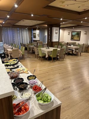 thumbnail: Restaurant