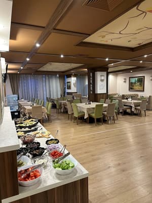 thumbnail: Restaurant
