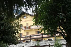 thumbnail: Front of property