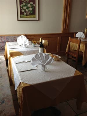 thumbnail: Breakfast area