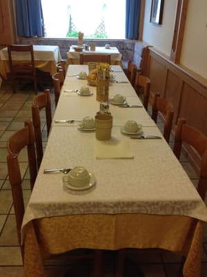 thumbnail: Breakfast area