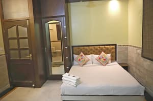 thumbnail: In-room dining
