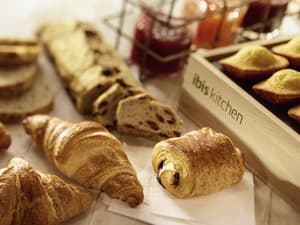 thumbnail: Breakfast area