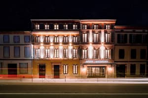 thumbnail: Front of property