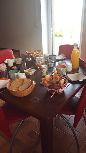thumbnail: Breakfast area
