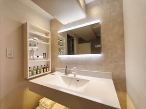 thumbnail: Bathroom amenities