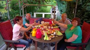thumbnail: Outdoor dining