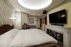 thumbnail: Room