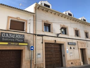 thumbnail: Front of property