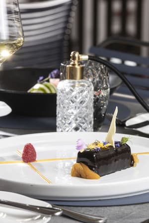 thumbnail: Restaurant