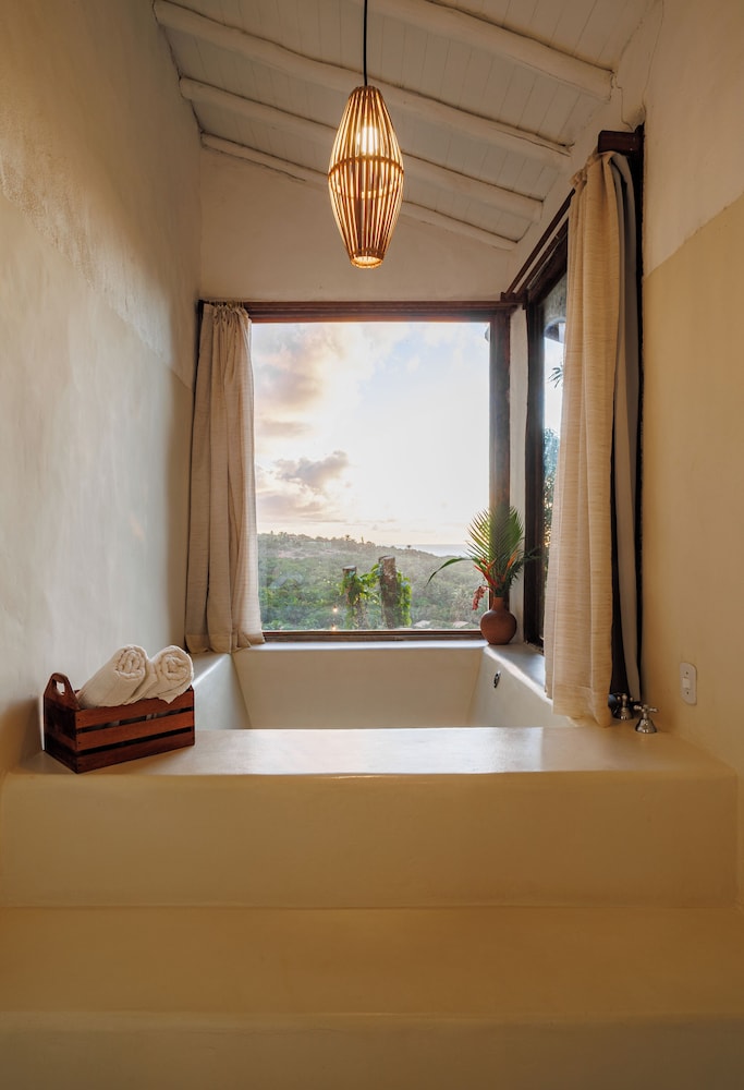 Private spa tub