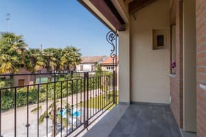 thumbnail: Terrace/patio