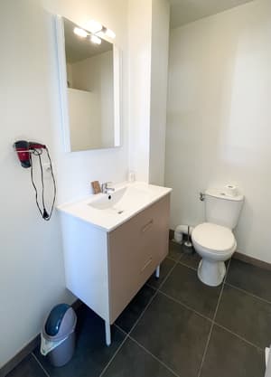 thumbnail: Bathroom