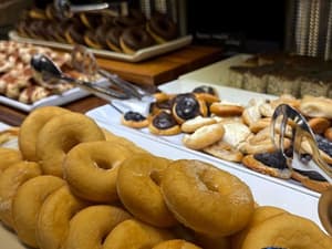 thumbnail: Breakfast area