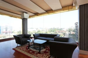 thumbnail: Lobby sitting area
