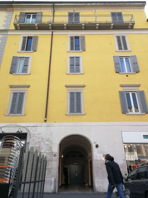 thumbnail: Property entrance