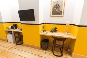 thumbnail: In-room business center