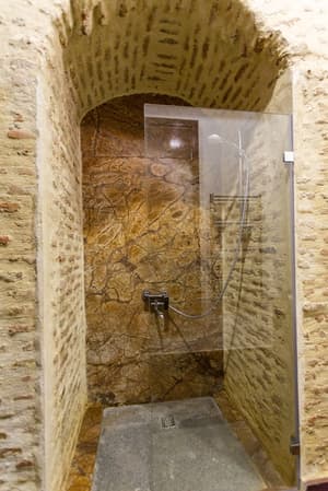 thumbnail: Bathroom shower