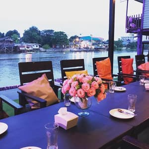 thumbnail: Restaurant