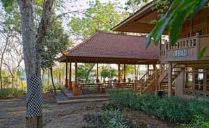 thumbnail: Front of property