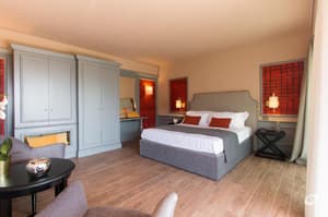 thumbnail: Room