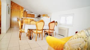 thumbnail: In-room dining