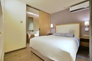 thumbnail: Room
