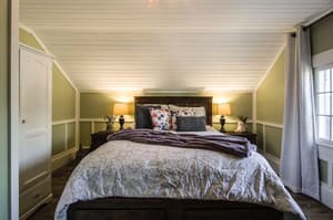 thumbnail: Interior