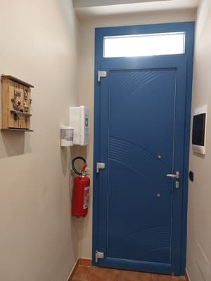 thumbnail: Interior entrance