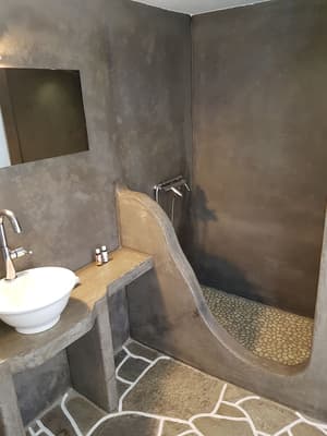 thumbnail: Bathroom shower