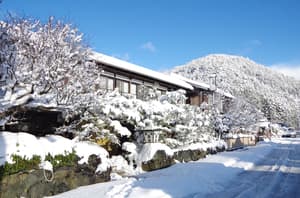 thumbnail: Front of property