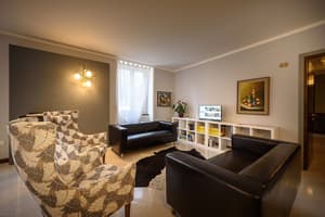 thumbnail: Lobby sitting area