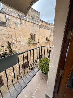 thumbnail: Balcony