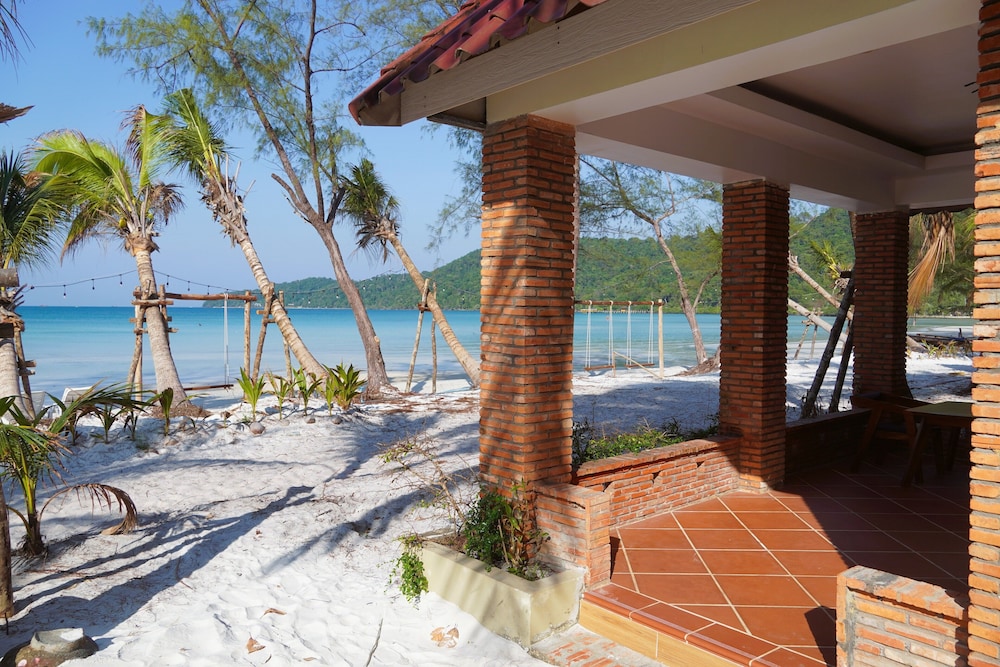 Beach/ocean view