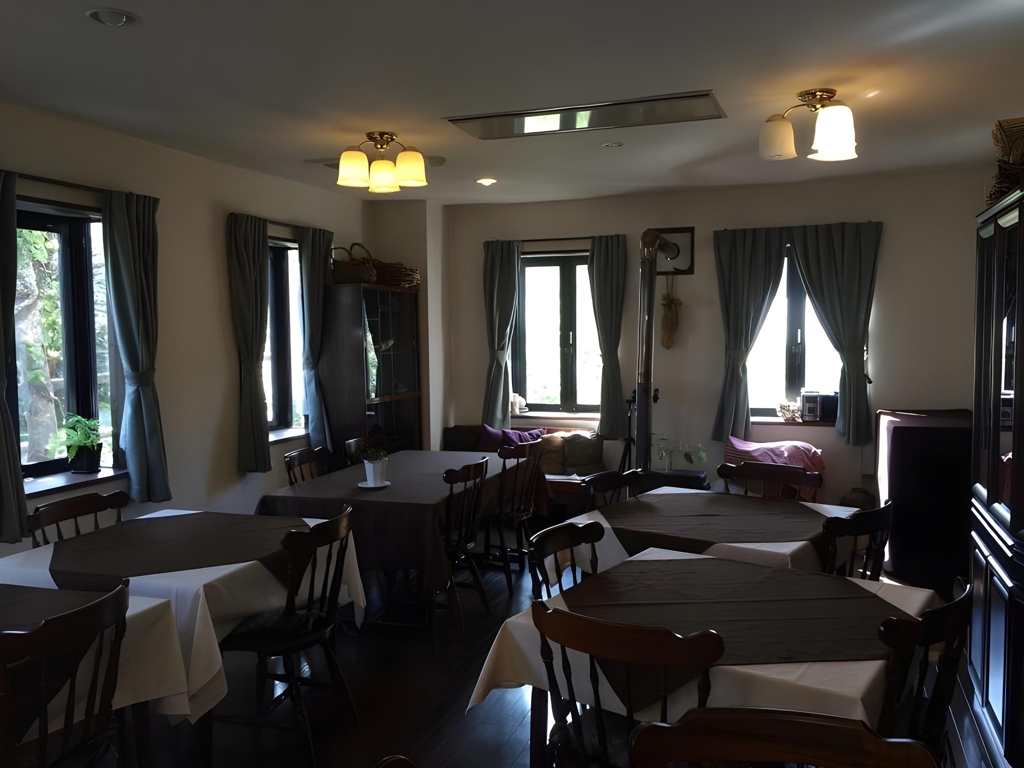 Restaurant-cafeteria