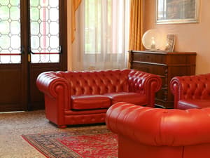 thumbnail: Lobby sitting area