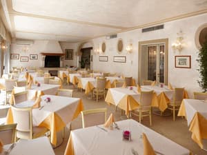 thumbnail: Restaurant
