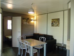 thumbnail: In-room dining